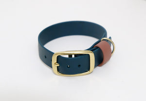 Collar "Eclair" dark green with caramel belt loop